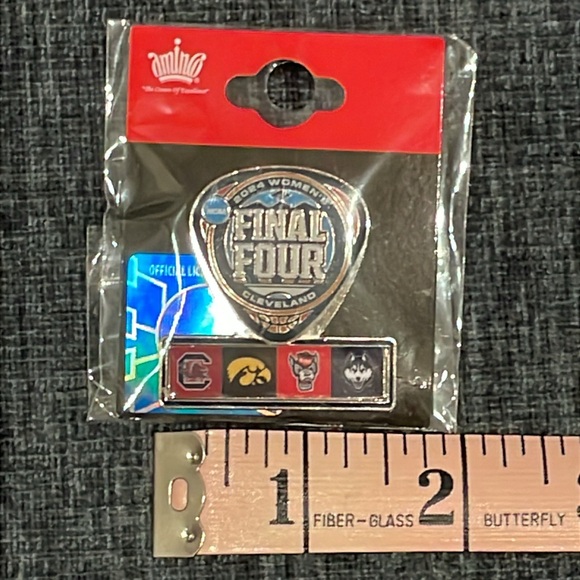 NIB commemorative pin from 2024 NCAA Women’s Basketball Championship - Cleveland - Picture 3 of 6